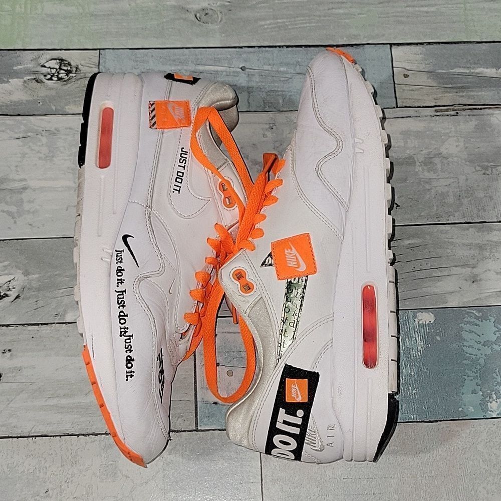 Nike Air Max Neon Orange/White/Black sz 8.5